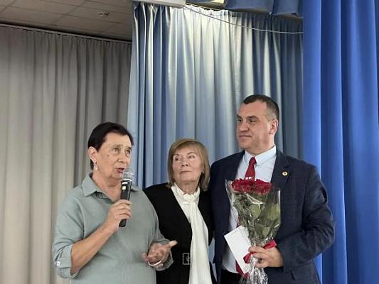 С теплом в сердце: наш техникум поздравил ветеранов и педагогов с Днём учителя!🍂 📚